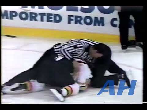 NHL Nov. 18, 1989 Bob Sweeney,BOS v Brendan Shanahan,NJ Boston Bruins New Jersey Devils