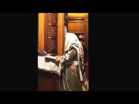 Lelov Rebbe Davening In Isreal The Second Day Shevuas...