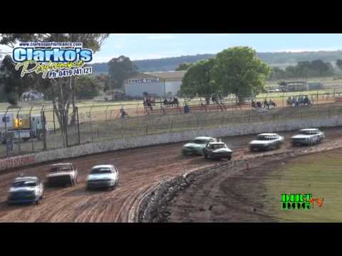 Modified Production - Heat 1 - Kingaroy Speedway - 30.09.12