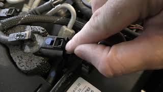 How To Remove D Clip Electrical Connector Unclip VAG Audi VW Seat Skoda