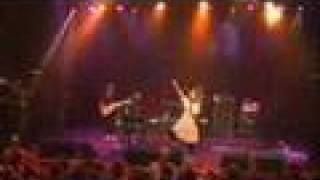 Paramore: Pressure (LIVE)