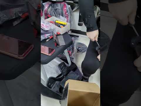 Сборка трехколесного велосипеда (начало процесса)