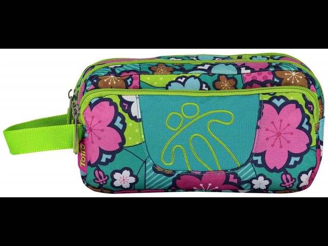 Vídeo relacionado con TOTTO - Estuche Escolar 3 Compartimentos, Modelo Tablero, Estuche Grande, Dimensiones 22 x 11 x 3.5 cm, Una Cremallera, Tejido Resistente y Repelente a Líquidos, Estampado Dragony