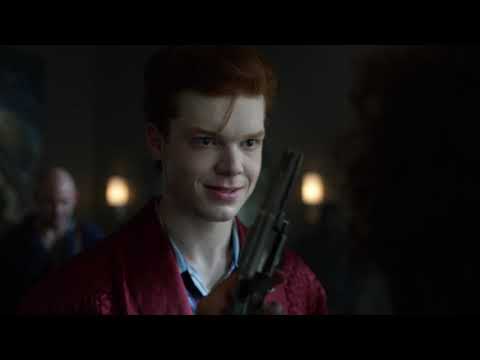 Gotham 2x02 Jerome Plays Russian Roulette