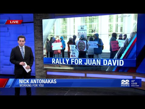 Protesters rally at Springfield Federal Court for family facing deportation