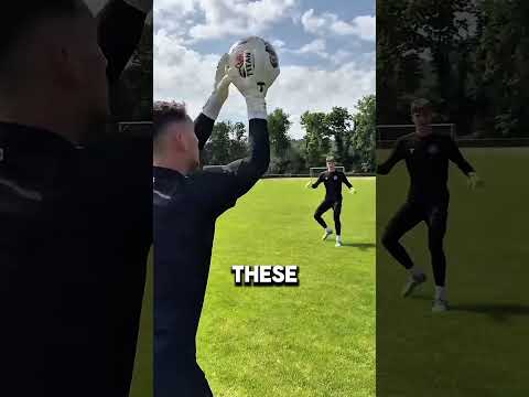 Why Goalkeepers Use Sticky Gloves 😳⚽