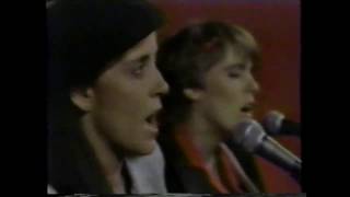 The Roches - My Sick Mind * Interview * It's Bad For Me (live 1982)