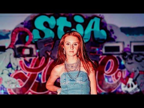 Stia - Fake Love