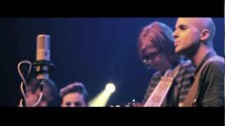 Milow &amp; Brett Dennen - So Far From Me (live)