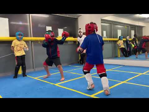 ボクシング小学生スパーリング小学3年 9 years old（kids boxing sparring）