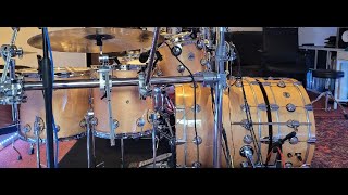 Video thumbnail for DW Drums Bass drum woofer 24x8 comparison with / without by Marcel Schönegge