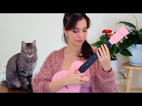 YOUR FIRST UKULELE LESSON (Taught by a music teacher!)