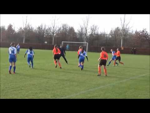 Voetbal Studiebeurs College Soccer OverBoarder - Irina Schoop