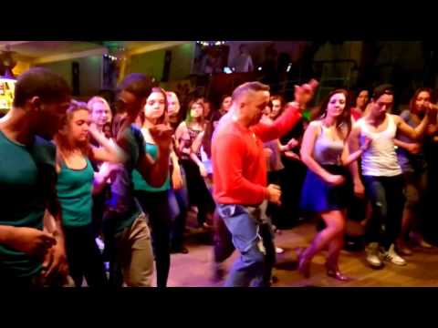 Мастер-класс от Gilberto Lamadriz (школа Estilo Cubano) на сальса-вечеринке в Тики-Баре 27.04.16