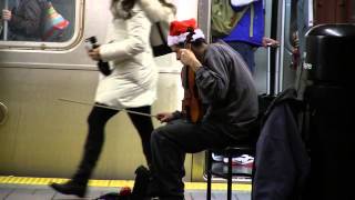 Violinist plays WHITE CHRISTMAS While Waiting For the F Train in New York City Subway 12/7/12