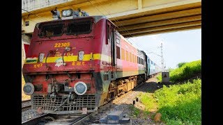 preview picture of video '18401 Puri - Okha Dwarka Express with BZA WAP-4 #22305 at Badnera Junction outer || POCO F1 4K Video'