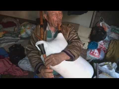 Gajda na Lazo Devojce belo crveno