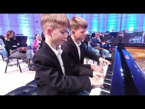 Mozart: Sonata in D for 4 hands (KV 381) - Adam and Mate Balogh