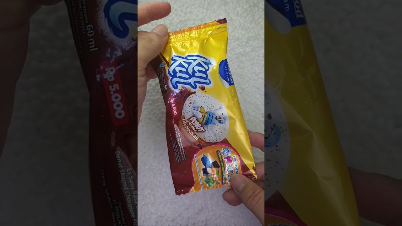 mencari dan menemukan jajanan es krim kul kul donut rasa coklat di dalam kardus #eskrim #jajanan