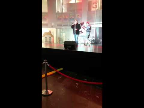 Benefiz Gasometer: Artists for Refugees  3.10.2015: Ann Mandrella, Martin Berger, Drew Sarich