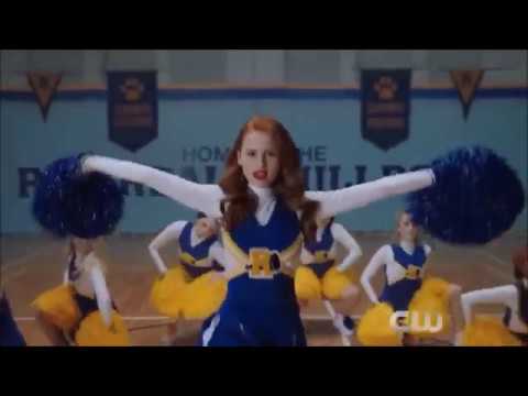 "In"  Carrie (2012) vs Riverdale 2x18
