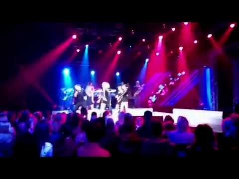 Koit Toome ja Danceact Laulupealinnas