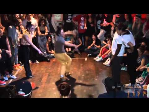 Eleanor & Clara vs Julia & Dickson at Waack date 3