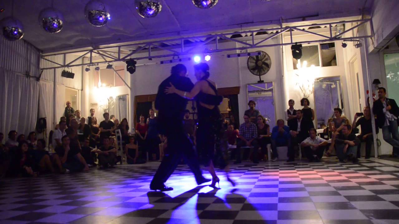 Pancho Martinez Pey y Lorena Ermocida en La Bicicleta Milonga 4/4