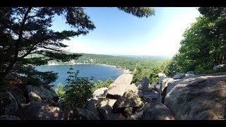 Devil&#39;s Lake East Bluff Trail - hiking from Devils Lake North Shore to the South Shore