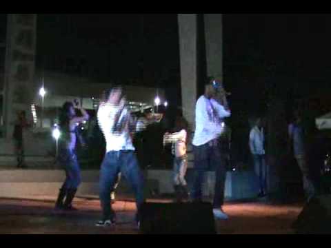 DNasty el funcionario fea Khaiser  - suda morena