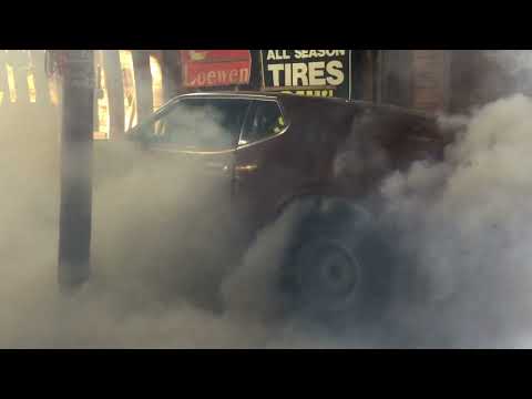Killer "73" MACH 1 Burnout in Garage