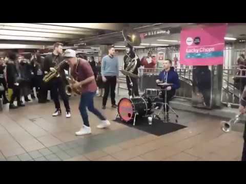 Супер выступление Lucky Chops вместе с Too Many Zooz