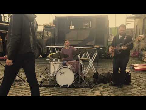 Mandela Trio promovideo