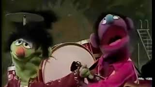 Classic Sesame Street - (I Can&#39;t Get No) Co Operation (album version)