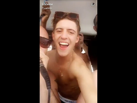 Hardwell laat geld zien met lil kleine! (Snapchat story)