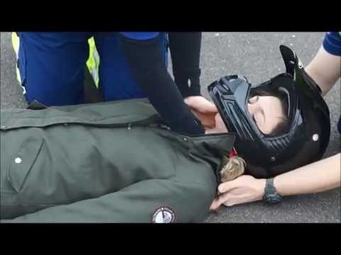 Fjernelse af knallert hjelm