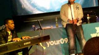 Eric Roberson - Find a way (Live 10/14/2009)