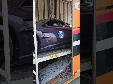 Unloading a Pagani Huayra hypercar with Reliable Carriers!