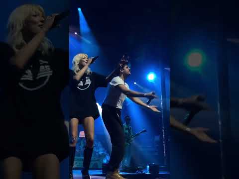 SUPRO - DARIA ZAWIALOW TACO HEMINGWAY