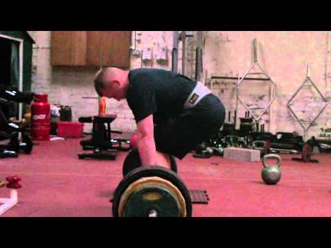 Novice strongman with 240kg/528lbs deadlift- Mo Power