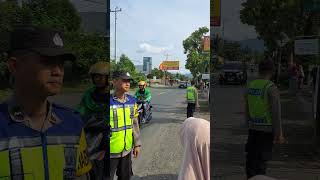 Download lagu Sirine, Pengawalan Pak Jokowi/ Shorts mp3