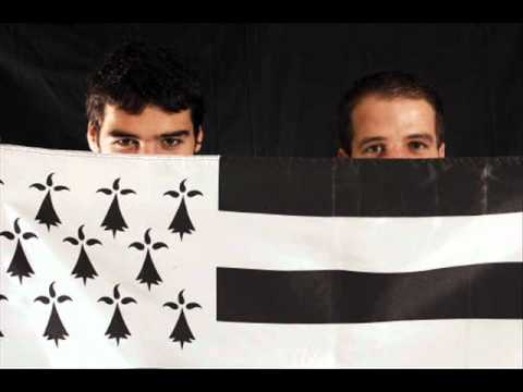 Tri bleiz die - Bec'h Dezhi