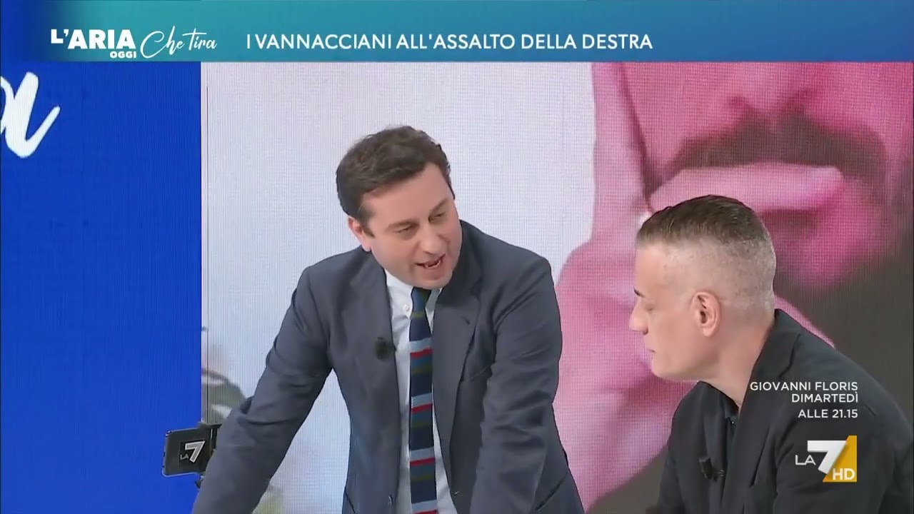 David Parenzo allo youtuber Cicalone: "L'ha mai contattata Vannacci?", "Sì, ci siamo visti e ...