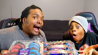 Oreo Space Dunk Frosted Cookies And Mini Cupcakes Food Review!