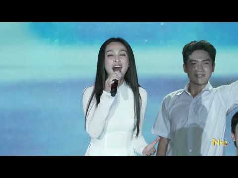 Thể hiện bởi Hiền Thục