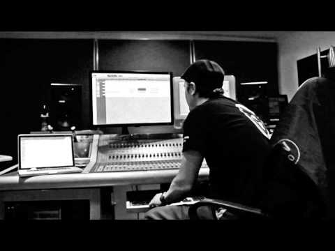 Mike Patton + VoiceLive Touch 2: Improv samples