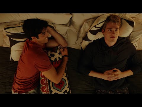 Alex and Henry Flirt Over Text || Red White and Royal Blue