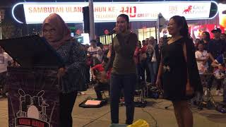 Download lagu Goyang Inul By Redeem Buskers mp3 Download lagu Goyang Inul By Redeem Buskers mp3