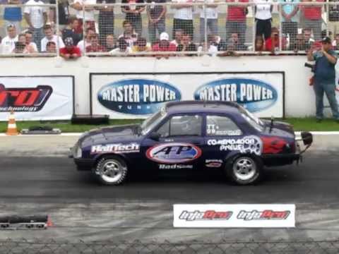 19 festival brasileiro de arrancada   Aranha mandando um Burnout mostro!!!!