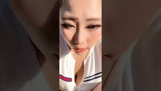 【TikTok】凄い谷間。